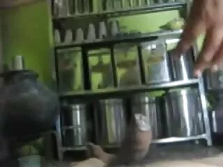 बकवास फूहड़ खाती है फुल सेक्सी मूवी वीडियो में