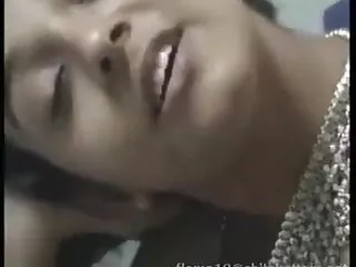 सुनहरे बालों वाली कुतिया अपने गधे को हिंदी हद सेक्सी मूवी मांस छड़ी लेती है और लोड को निगलती है