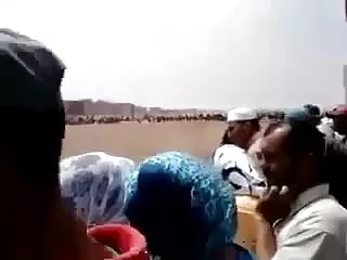 एक सफेद श्यामला फूहड़ उसे तंग गधा पाला और एक काले आदमी द्वारा भरवां हो जाता है सेक्सी फुल मूवी हिंदी वीडियो