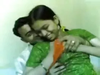जापानी सेक्सी हिंदी मूवी में छात्रा मार्सिया हसे ने अपनी चूत को फैला रखा है
